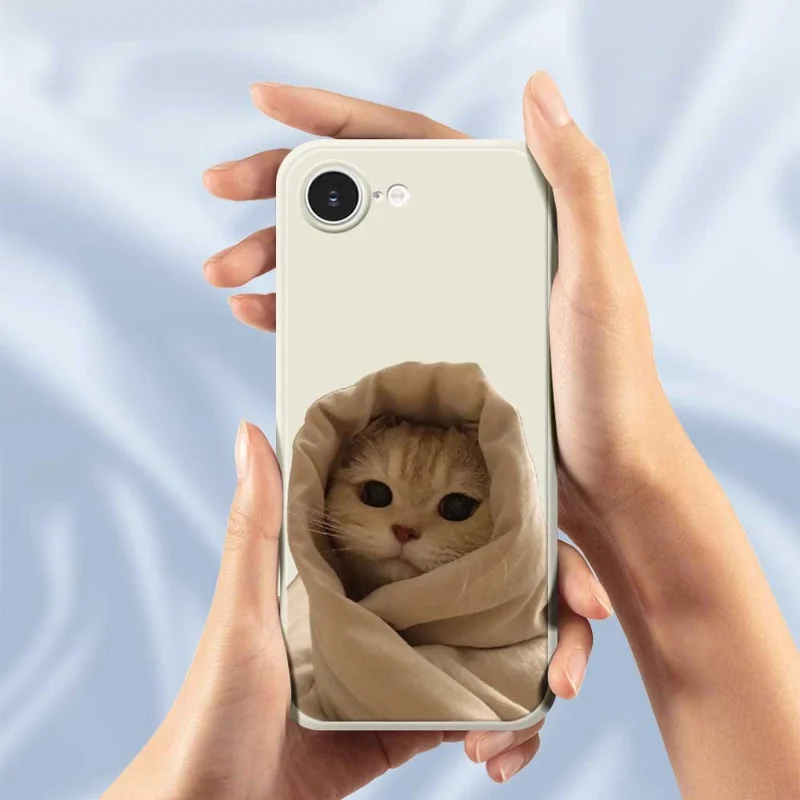 For iPhone 16e Hoesje met Afdruk van een Gewikkelde Kat Rechte Rand TPU Telefoonhoesje - Paars