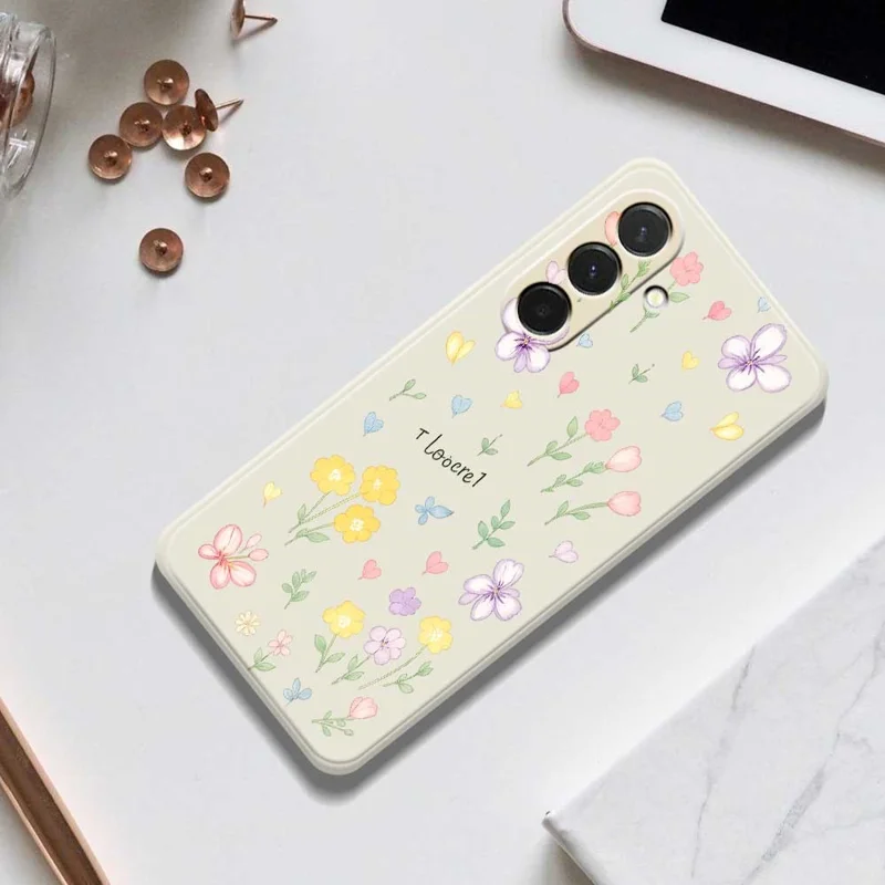 Pour Samsung Galaxy A36 5G Étui Motif de Petites Fleurs Impression Bord Droit TPU Coque Arrière de Téléphone - Beige