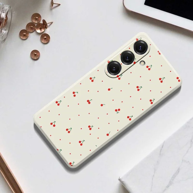 Cover per Samsung Galaxy S25 con Motivo di Ciliegie Rosse, Bordi Dritti, Cover Posteriore in TPU - Beige