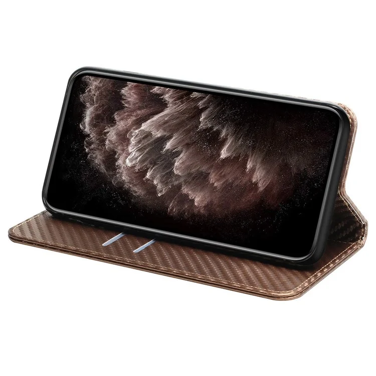 Para Samsung Galaxy S23 Ultra Carbon Fiber Texture PU Cuero de Cuero Flip Cover Soport de Absorción Magnética Caja de Teléfono Con Correa de Muñeca - Marrón