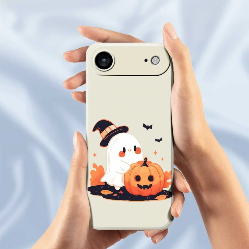 Funda de Aire para iPhone 17 con Patrón de Fantasma y Calabaza de Halloween, Impresión en Borde Recto, Carcasa Trasera de TPU - Beige