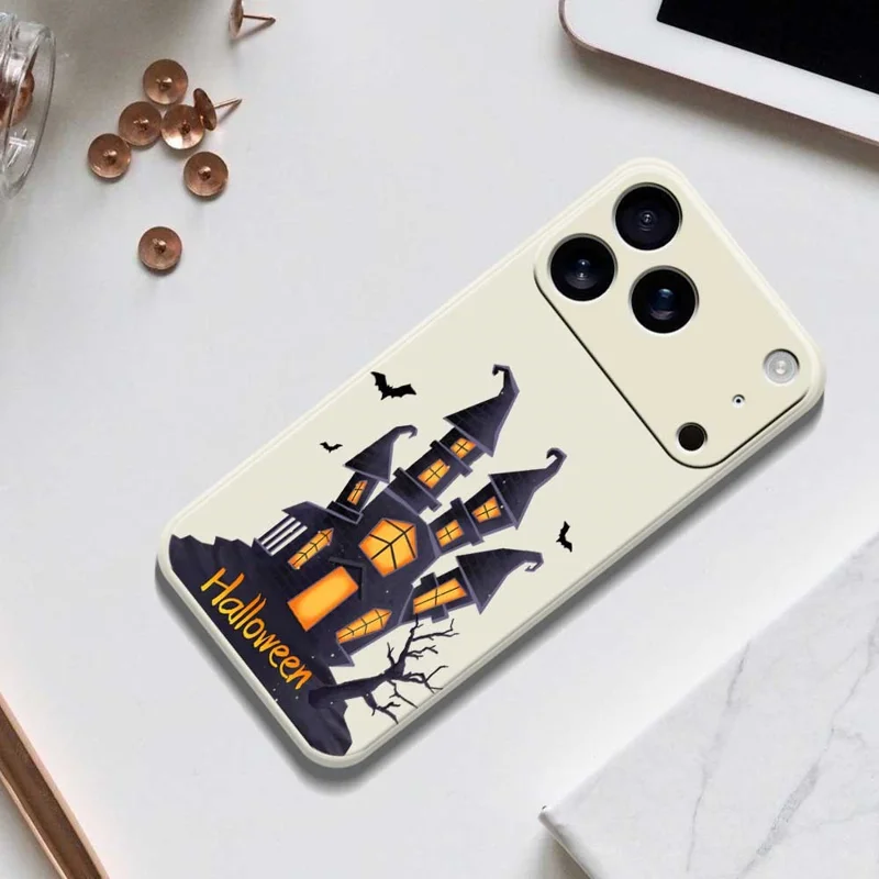 Funda para iPhone 17 Pro Patrón de Castillo de Halloween Impresión de Borde Recto Cubierta Trasera de TPU del Teléfono - Beige