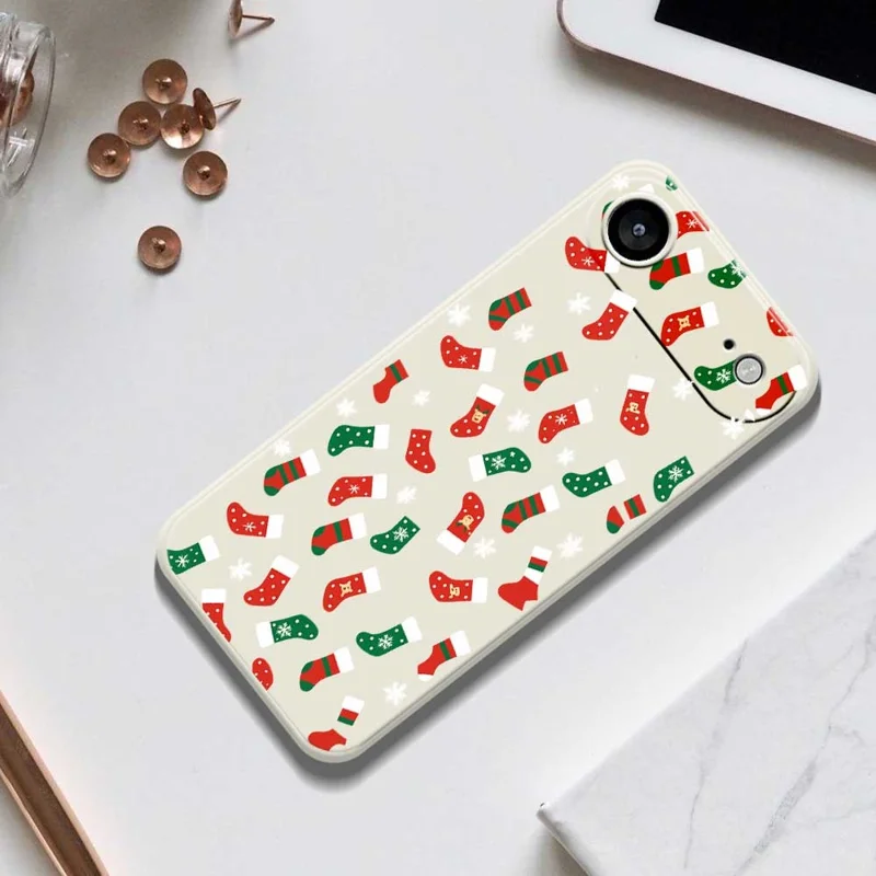 Cover posteriore per iPhone 17 con custodia Air - Motivo a calzini rossi e verdi, bordo dritto, cover in TPU - Beige
