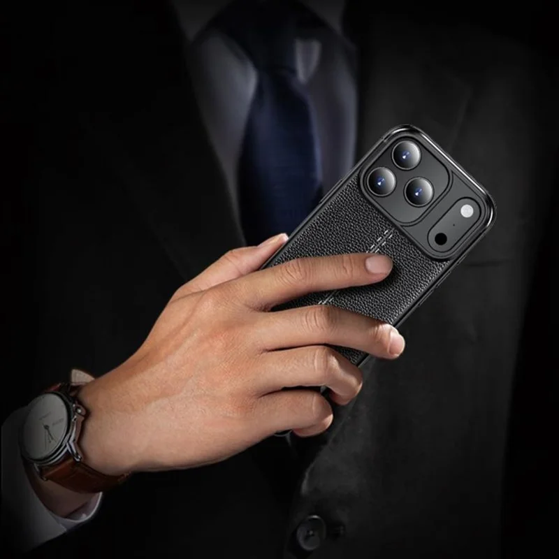 Capa para iPhone 17 Pro com Textura de Couro Sintético, Capa de Telefone Flexível de TPU - Preto