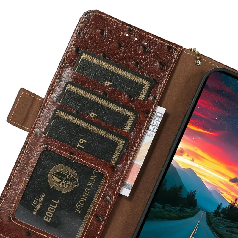 Capa de Couro Genuíno de Vaca para Motorola Edge 60 Fusion 5G com Bloqueio RFID - Textura de Avestruz - Café