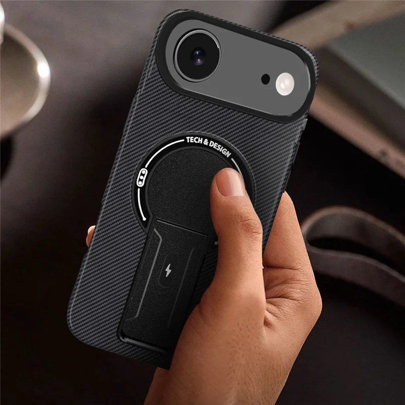 Capa de Ar para iPhone 17 com Suporte Dobrável, Textura de Fibra de Carbono, Capa de Celular PC + TPU - Preto