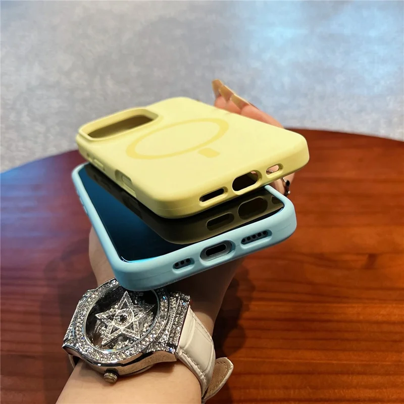 Capa para iPhone 16 Pro Compatível com MagSafe, Silicone Líquido + PC Anti-Riscos - Amarelo Claro