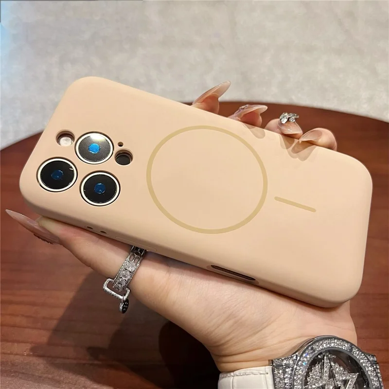 Voor iPhone 16 Pro Magnetische Case Huid Aanraking Vloeibare Silicone PC Stootvaste Telefoonhoes - Woestijn Goud