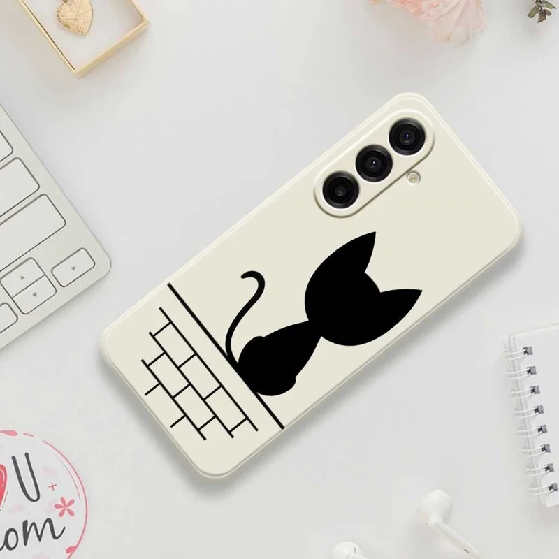 For Samsung Galaxy A17 5G Case Black Cat on the Wall Pattern Printing Straight Edge TPU Phone Back Cover - Beige