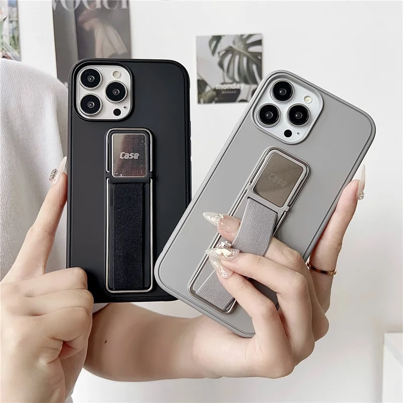 Capa para iPhone 16 Pro Max TPU + PC com Suporte e Alça Elástica para Dedo - Preto