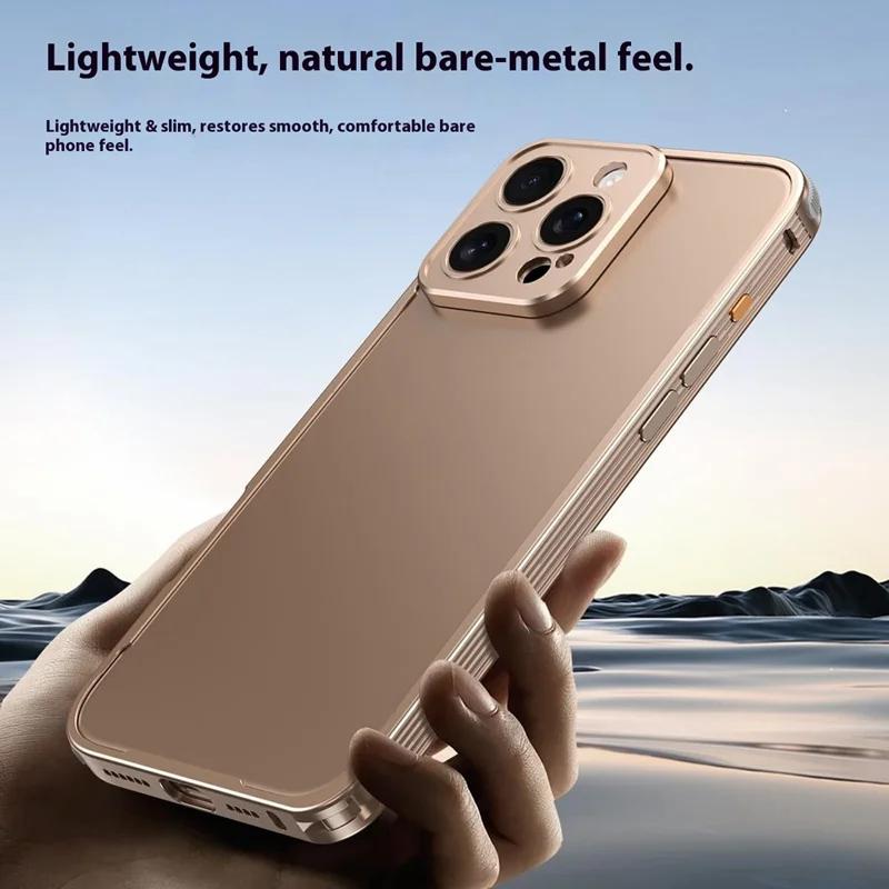 Capa de Proteção iPhone 16 Pro Dissipação de Calor Alumínio Liga Capa de Telefone com Fivela / Tampa da Câmera - Ouro Deserto