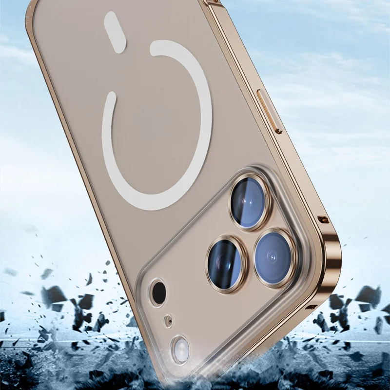 Чехол из прозрачного металла для iPhone 17 Pro с совместимостью с MagSafe и защитной блокировкой на задней панели - золотой