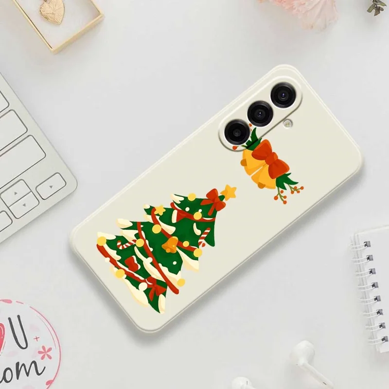 للهاتف Samsung Galaxy A17 5G / A17 4G غطاء بطبعة رسمة شجرة عيد الميلاد وتصميم حواف مستقيمة من مادة TPU - بيج