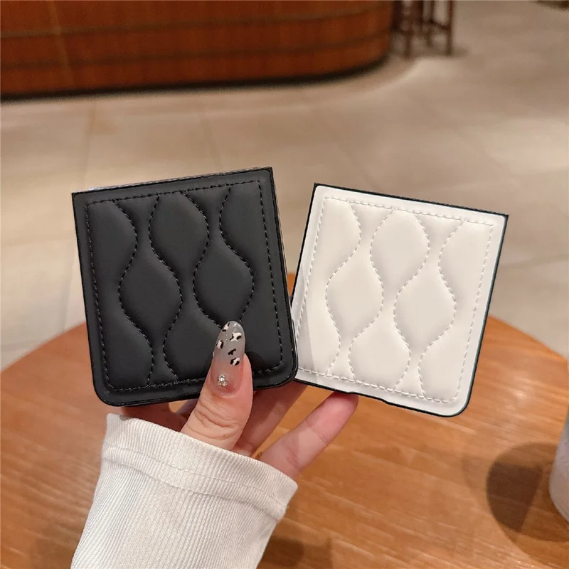 For Oppo Find N3 Flip 5G Ripple Puffer PU PC Case Foldable Phone Cover with Pearl Bracelet - Dark Brown