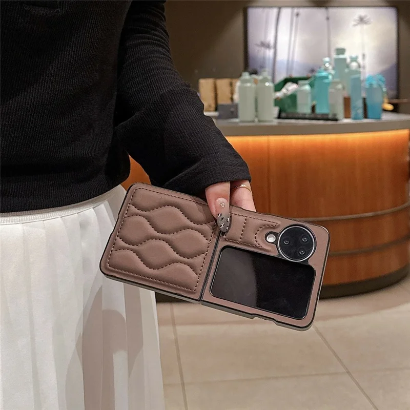 For Oppo Find N3 Flip 5G Ripple Puffer PU PC Case Foldable Phone Cover with Pearl Bracelet - Dark Brown