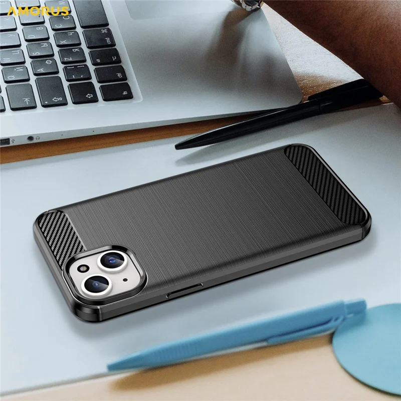 AMORUS voor iPhone 15 Plus hoesje met koolstofvezelstructuur Geborsteld beschermend telefoonhoesje - Zwart