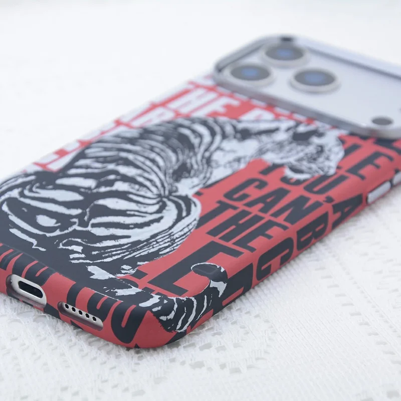 For iPhone 17 Pro Max Magnetic Case Carbon Fiber Texture Water Transfer PC Phone Cover - Blue-eyed Cat