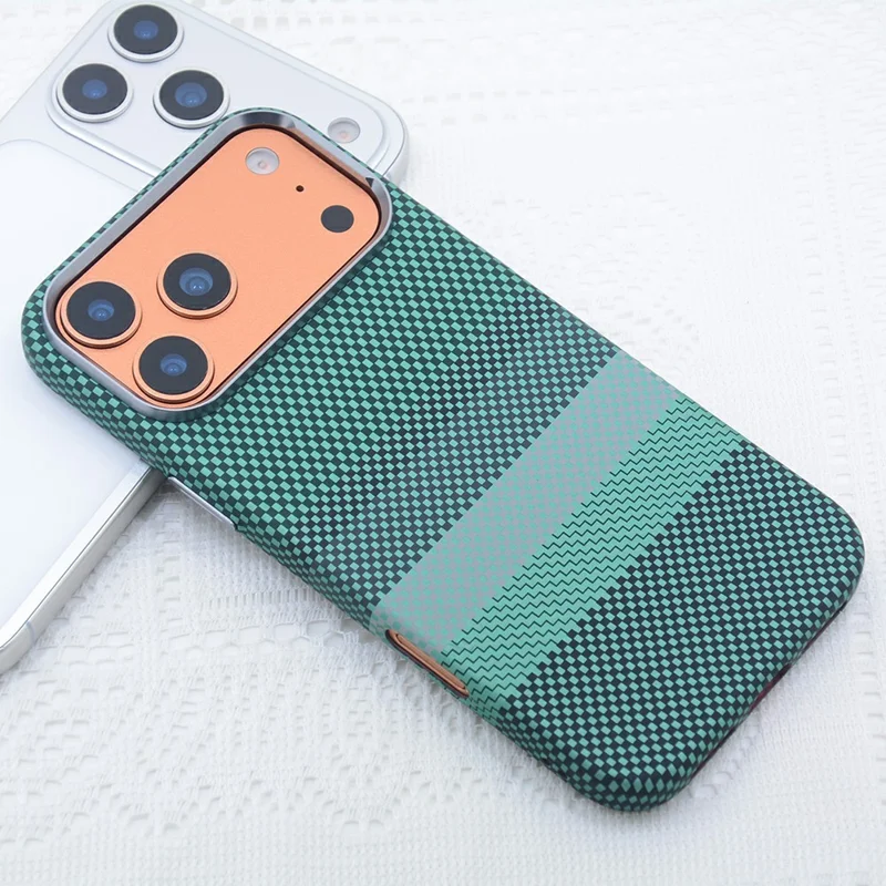 For iPhone 17 Pro Max Magnetic Case Carbon Fiber Texture Water Transfer PC Phone Cover - Emerald Green