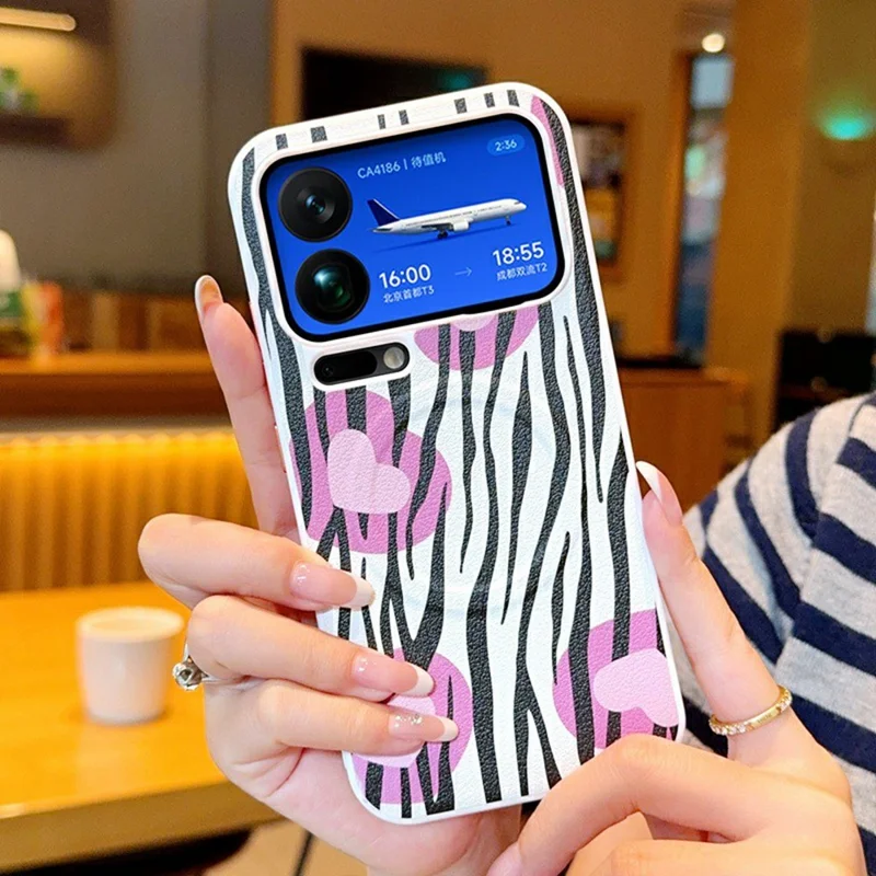 Custodia Xiaomi 17 Pro Compatibile con MagSafe Motivo Zebra in Pelle Rivestita in PC