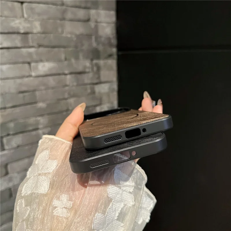 غطاء لهاتف شاومي 17 برو ماكس متوافق مع MagSafe، غطاء هاتف من مادة البولي كربونات والمطاط الحراري بلون نسيج حريري - أزرق سماوي