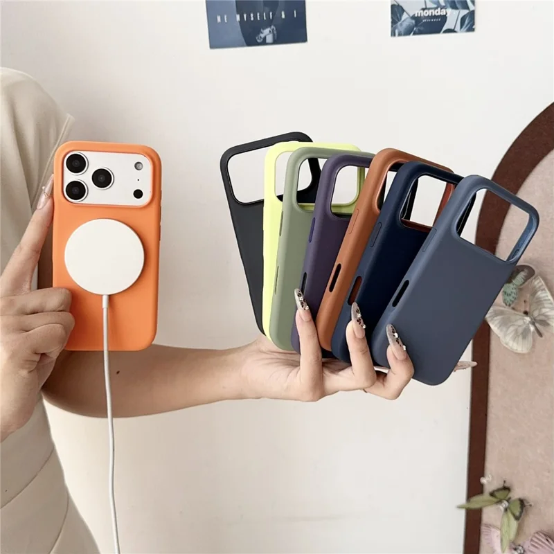 For iPhone 17 Pro Compatible with MagSafe Liquid Silicone Phone Back Cover (No Logo) - Green