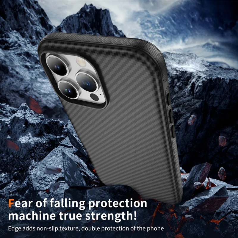 Capa de Toque de Pele para iPhone 16 Pro Max Textura de Fibra de Carbono PC + Capa Traseira de TPU Compatível com MagSafe - Preto+Preto