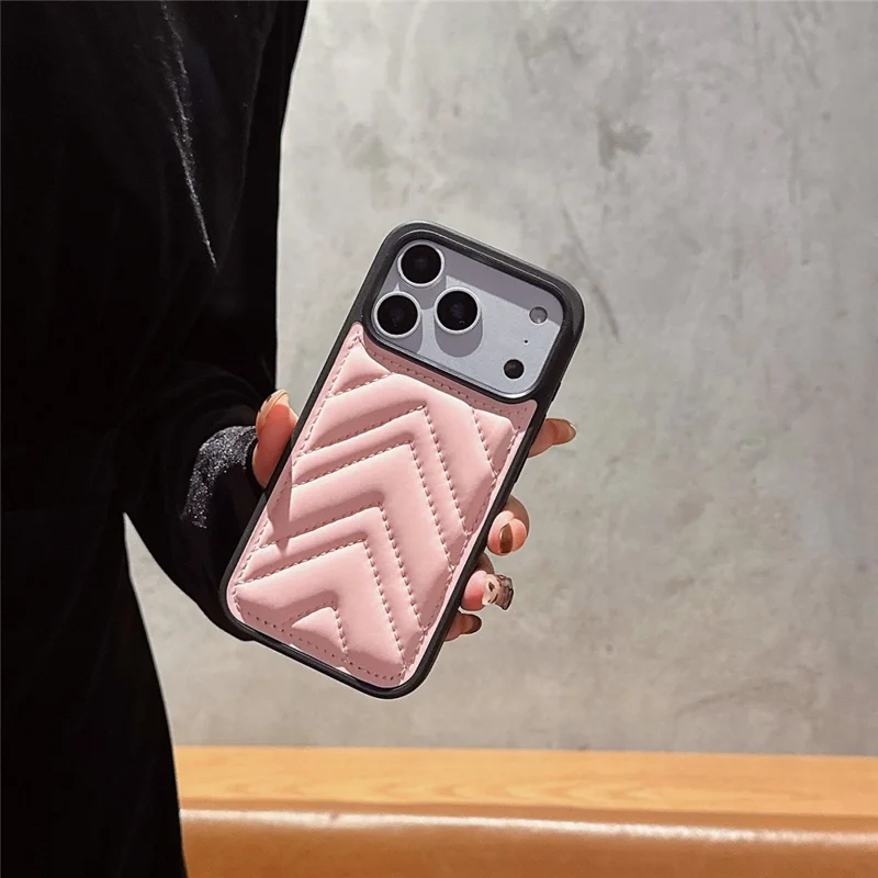 Capa para iPhone 17 Pro Desenho de Casaco Down Stitching Arrow Revestimento de Couro PU Capa Traseira de Telefone TPU - Rosa