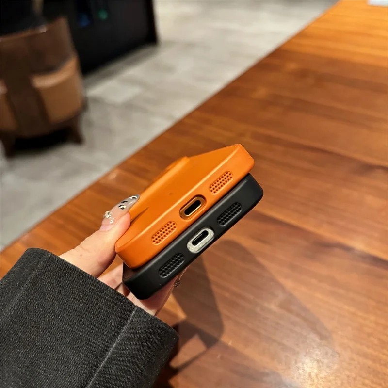 Funda para iPhone 17 Pro Max compatible con MagSafe Piel-toque TPU + Cubierta de teléfono PC con película de lente - Negro