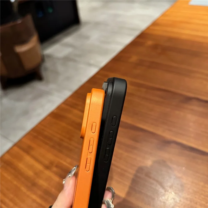 Funda para iPhone 17 Pro Max compatible con MagSafe Piel-toque TPU + Cubierta de teléfono PC con película de lente - Negro