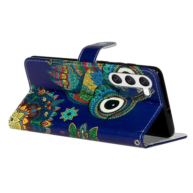 Per Samsung Galaxy S23 Pattern Embossed Phone Cover PU Leather+TPU Viewing Stand Wallet Case with Hand Strap - Gufo