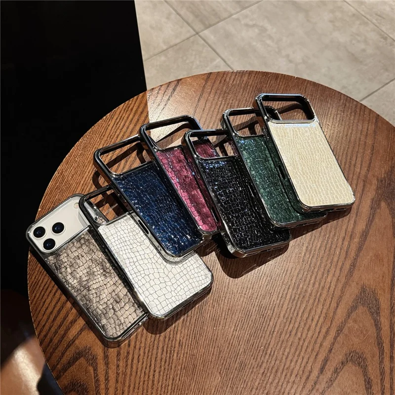 iPhone 17 Pro Max Hülle Krokodilleder-Textur PU-Leder beschichtet PC + TPU Elektrobeschichtung Handyhülle - Khaki