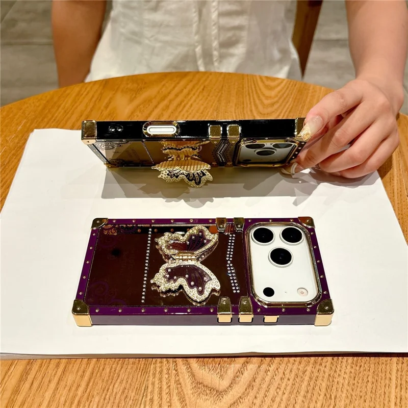 Cover per iPhone 17 Pro Max, Cover per Telefono in TPU e PC Placcato con Supporto a Farfalla - Viola Scuro