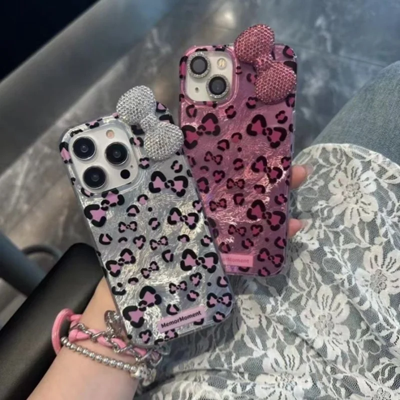 For iPhone 16 Pro Hybrid Case Leopard Bow Pattern TPU PC Phone Cover 3D Rhinestone Bowknot Decor - Silver