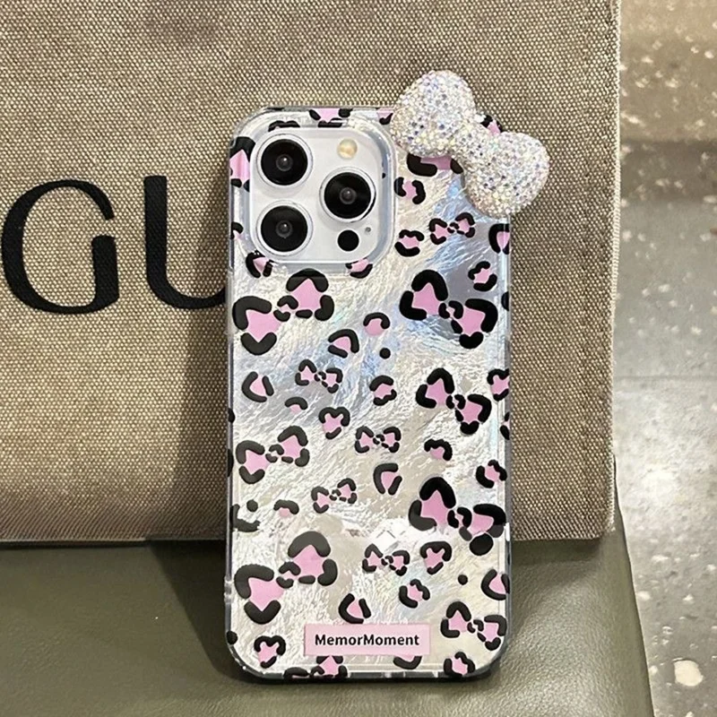 For iPhone 15 Pro Hybrid Case Leopard Bow Pattern TPU PC Phone Cover 3D Rhinestone Bowknot Decor - Silver