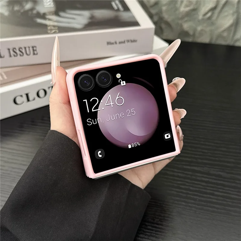 Магнитный чехол для Samsung Galaxy Z Flip7 5G с поворотной подставкой, ромбовидная текстура, кожа PU + поликарбонат, складной чехол — розовый