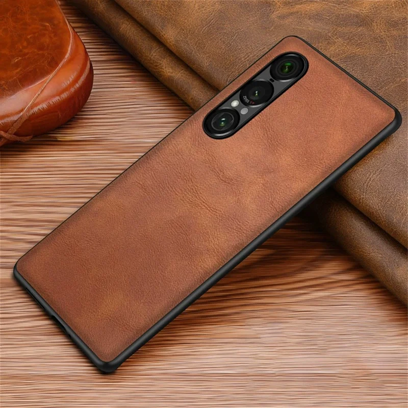 Étui pour Sony Xperia 1 VII, housse en cuir rétro avec revêtement PC + TPU - Brun