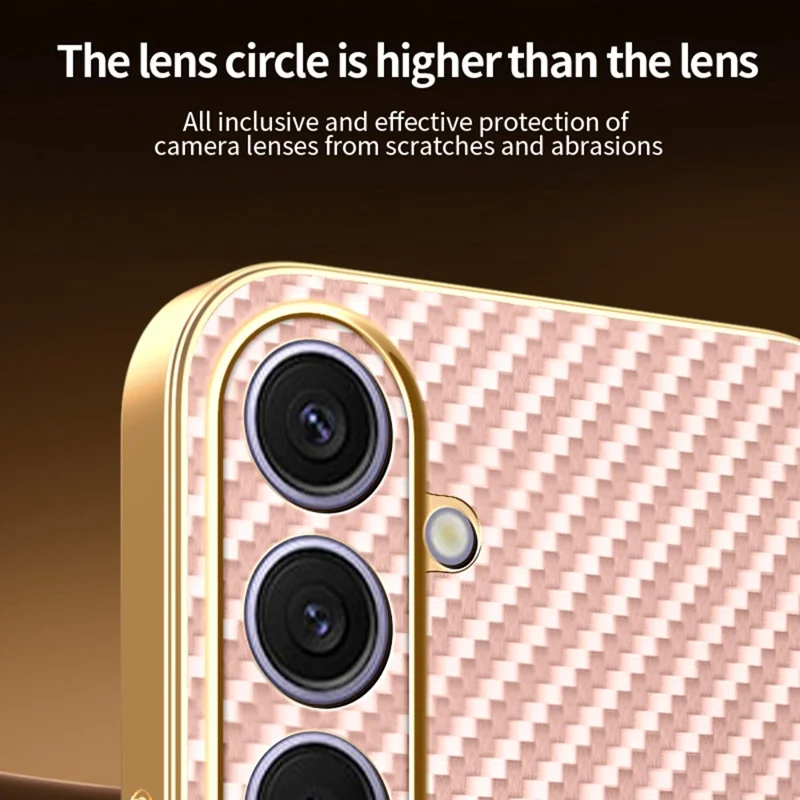 Coque pour Samsung Galaxy S26+ Texturée Fibre de Carbone Arrière Téléphone en TPU Galvanisé - Rose