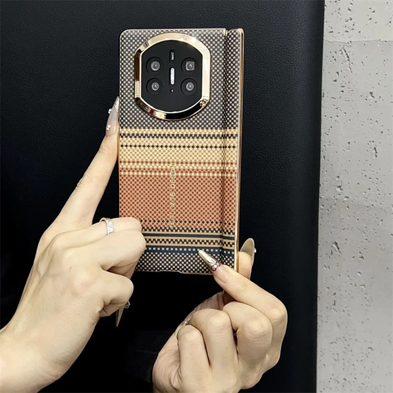 Cover per Huawei Mate X7 con Motivo a Griglia in PC Rigido - Marrone