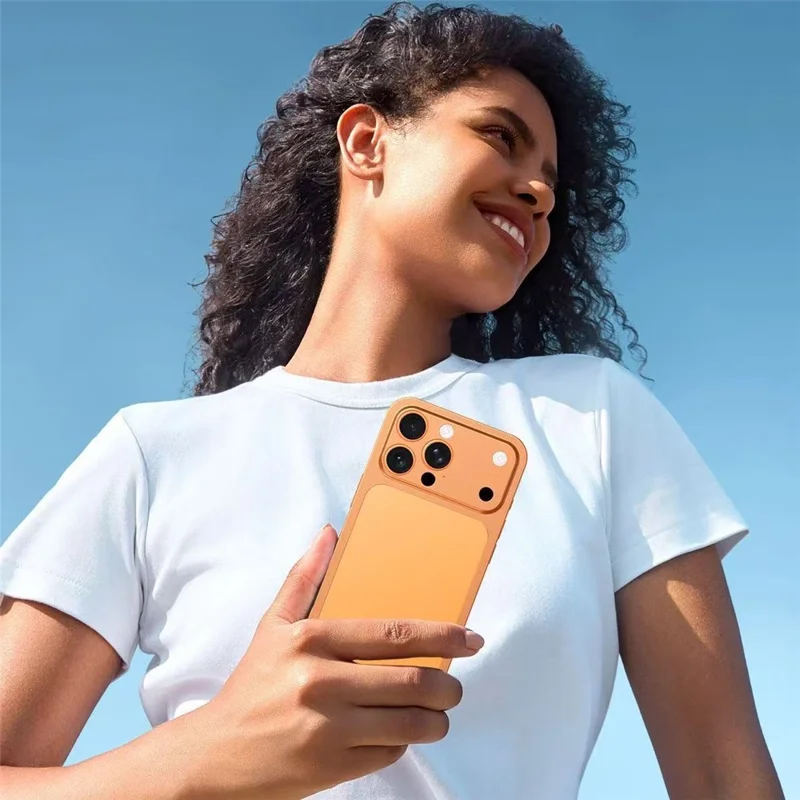 Cover per iPhone 16 Pro per Trasformazione in Stile 17 Pro con Fibbia di Bloccaggio, Cornice in Metallo e Piastra Posteriore in Lega - Arancione