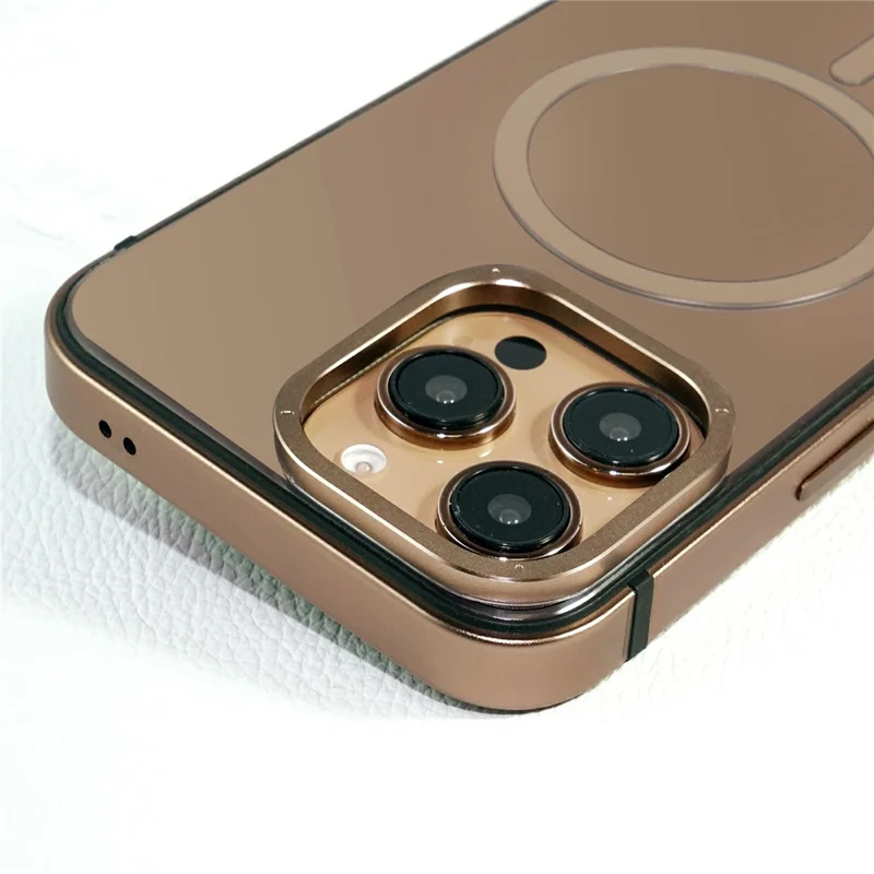 Capa Magnética de Liga de Alumínio para iPhone 16 Pro Max, Compatível com MagSafe, Capa à Prova de Choques - Dourado Deserto