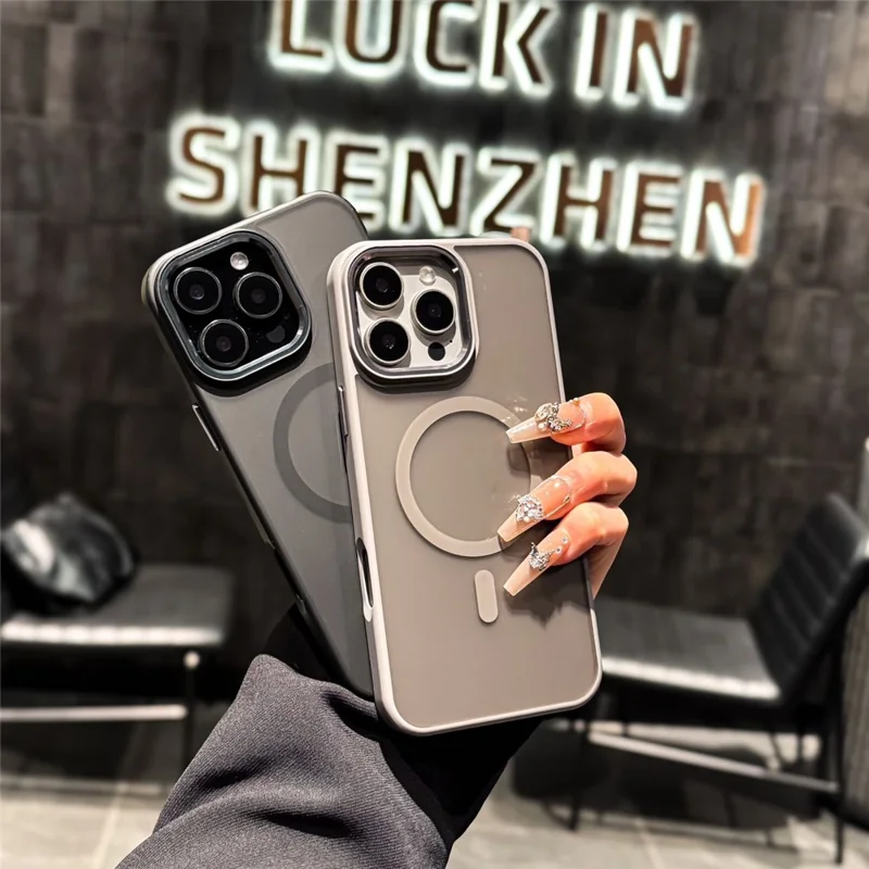 Coque magnétique pour iPhone 16 Pro Max, housse arrière hybride avec effet peau, compatible MagSafe - Gris