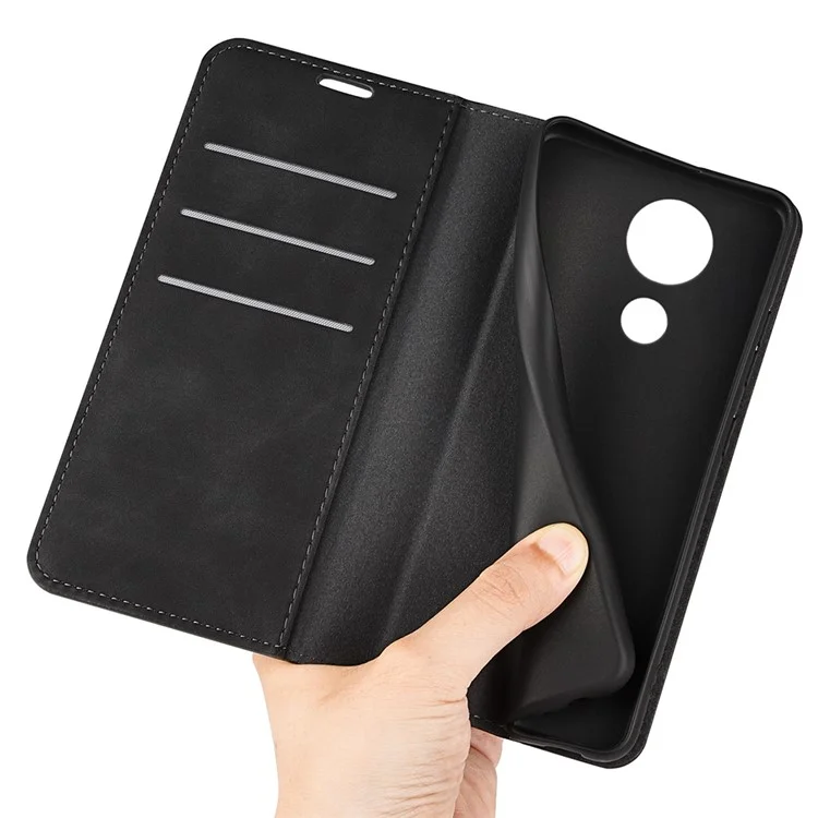 Für Nokia C21 Skin-touch Feeling Phone Stand Case PU Leder Folio Flip Magnetisch Auto-absorbiert Brieftasche Abdeckung - Schwarz