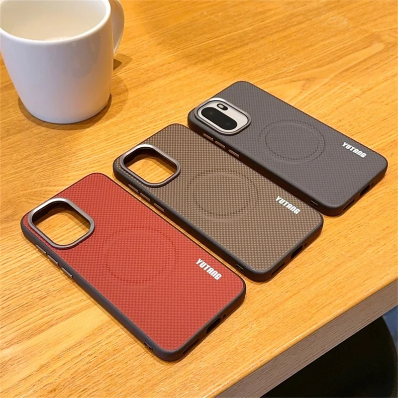 YUTANG Magnetic Case for OnePlus 15R 5G  /  Ace 6 5G  /  Ace 6T 5G Dot Pattern PC+TPU Shockproof Phone Cover - Red