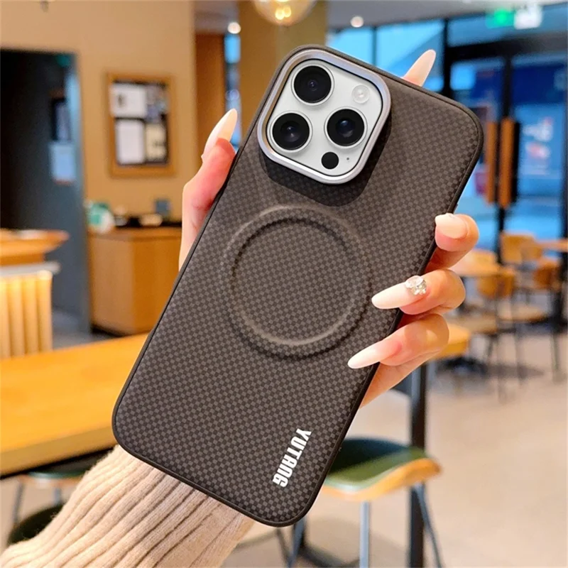 YUTANG per iPhone 16 Pro Max Custodia Magnetica con Motivo a Puntini Cover Antiurto in PC+TPU - Nero