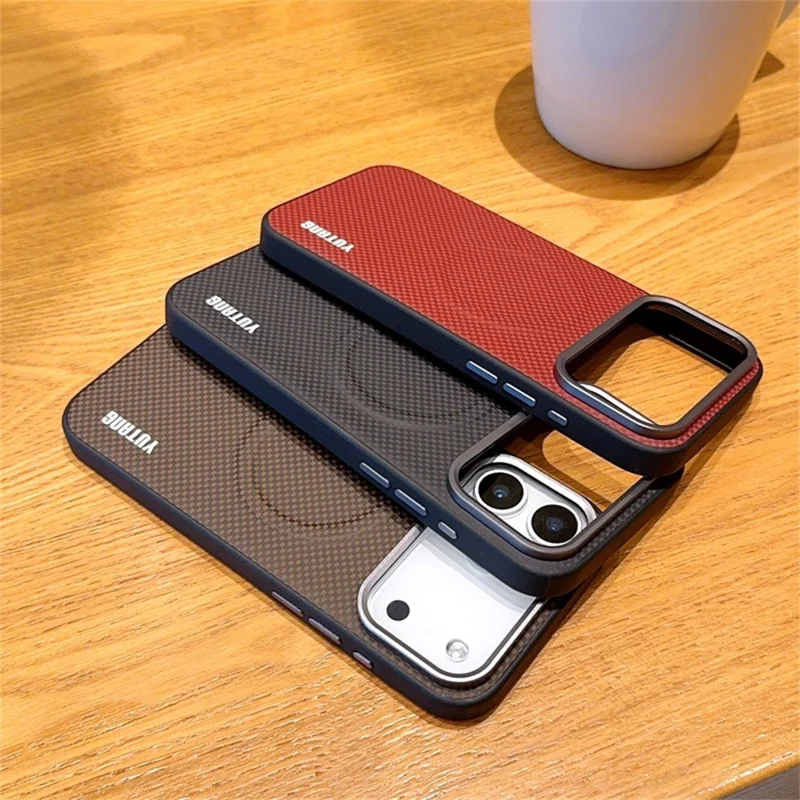 YUTANG für iPhone 17 Pro Magnetische Hülle mit Punkt-Muster PC+TPU Stoßfeste Handyhülle - Schwarz