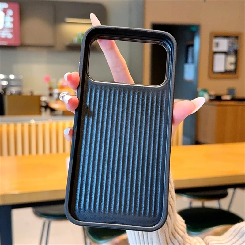 YUTANG für iPhone 17 Pro Magnetische Hülle mit Punkt-Muster PC+TPU Stoßfeste Handyhülle - Schwarz