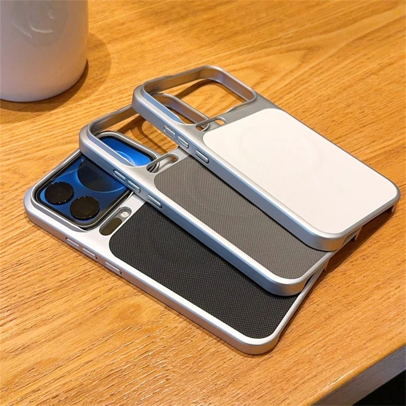 For Xiaomi 17 Pro Max Magnetic Case Diamond Texture Leather Coated PC Anti-drop Phone Cover - Black