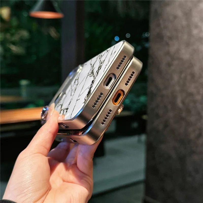 For iPhone 17 Pro Magnetic Case Marble Pattern Shockproof TPU + PC Phone Cover Compatible with Magsafe - Black