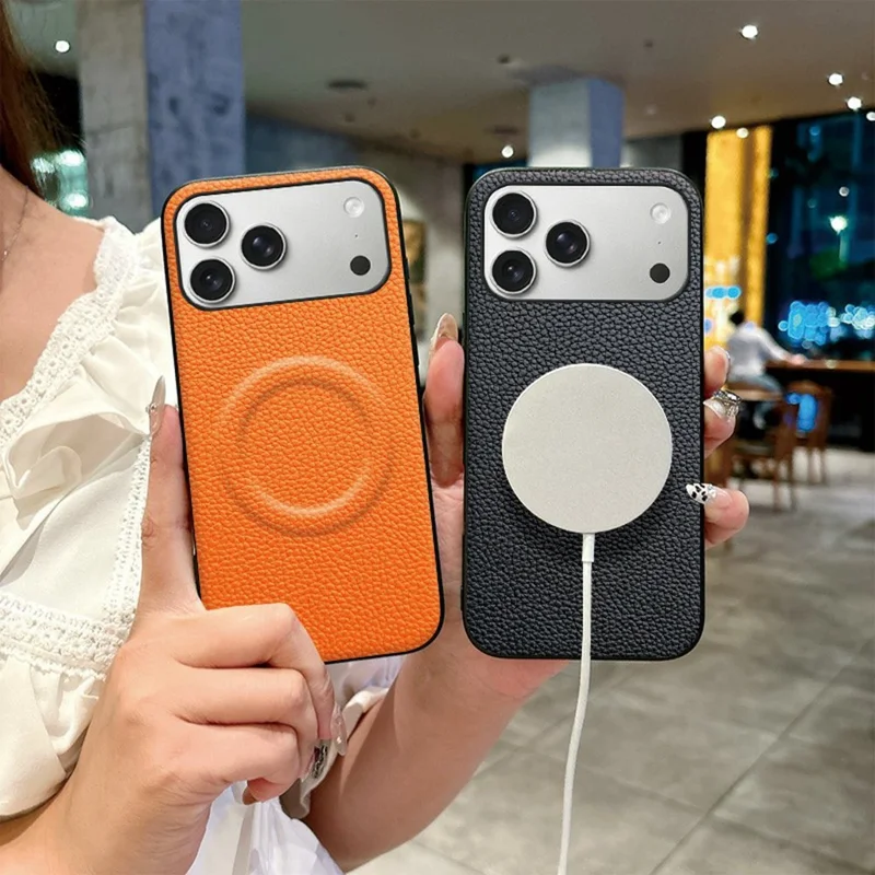 Funda magnetica per iPhone 17 Pro Max con texture effetto litchi in ecopelle PU, rivestimento in PC + TPU protettivo compatibile con Magsafe - Arancione