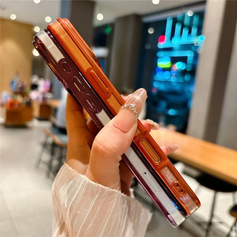 For iPhone 17 Pro Case Vlinder Strass 3D Reliëf Holle Design TPU Stootvrije Cover - Oranje